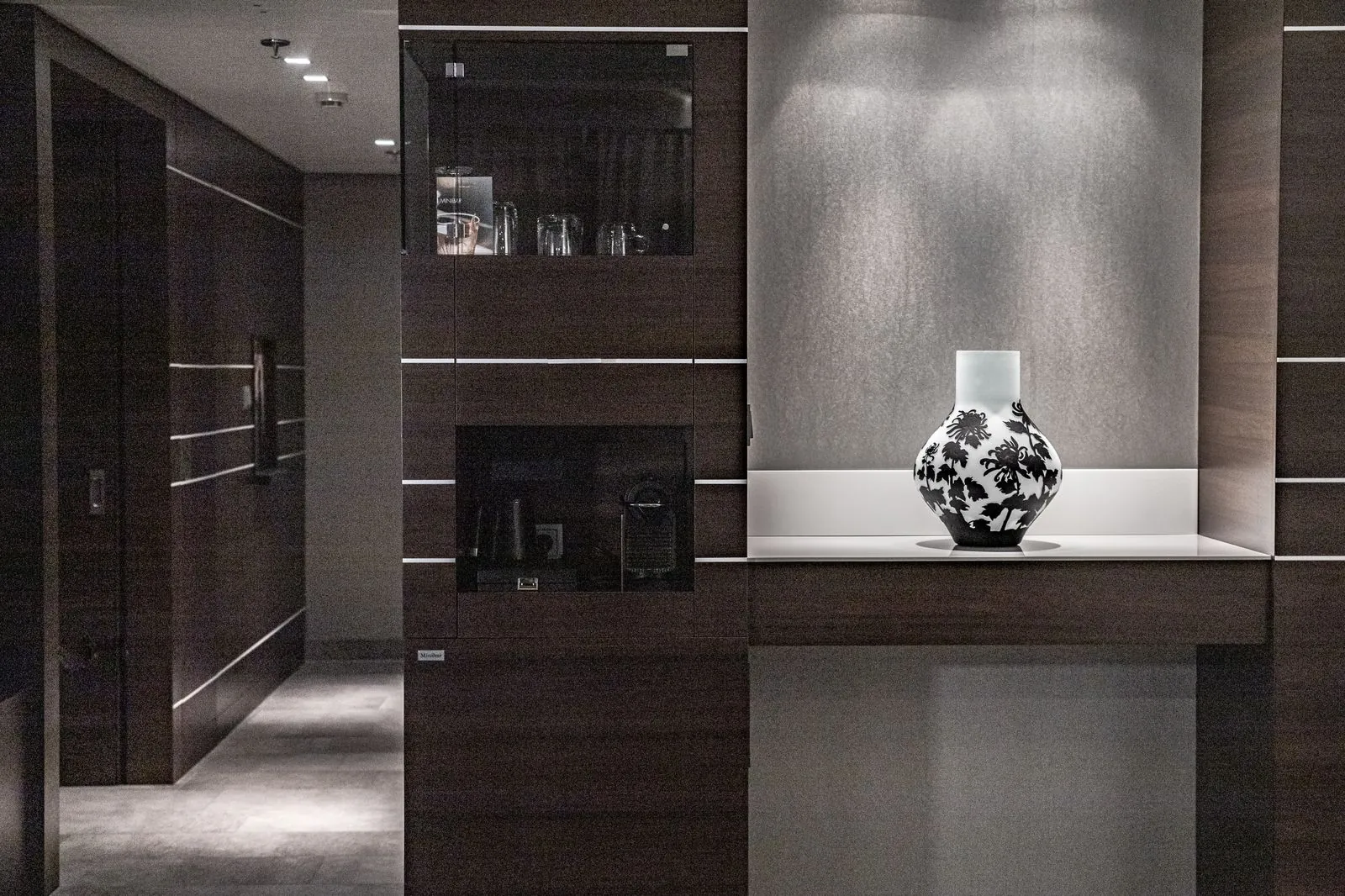 Guest room at Steigenberger Airport Hotel Frankfurt